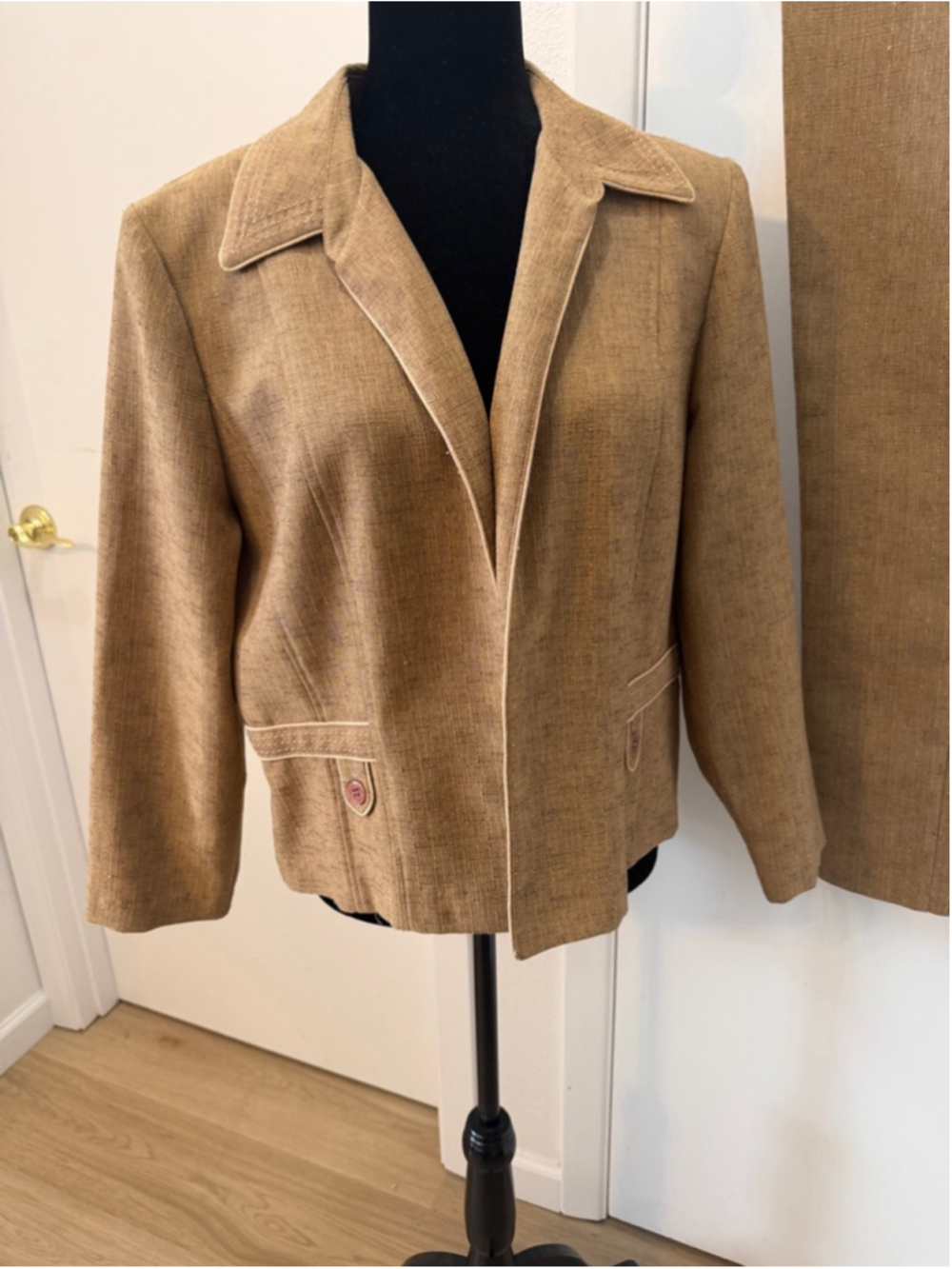 Vintage Sag Harbor Petite 16P Tan 2 Pc Pantsuit Blazer Pants Career Office Set - Picture 2 of 11